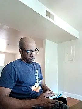 Snapshot of MrDaddyBbSnake chatting on 5, 10, 2025 MrDaddyBbSnake online show from 5, 10, 2025