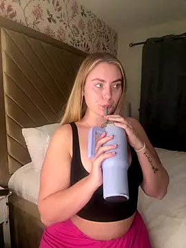 lucyRose xoxox online show from 28, 9, 2025