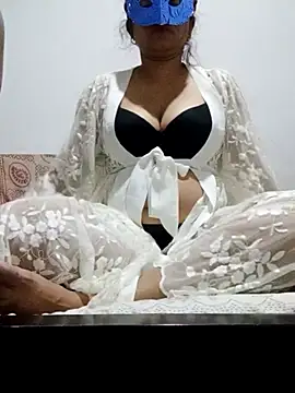 Snapshot of Queen_princes chatting on 2, 3, 2025 Queen princes online show from 2, 3, 2025