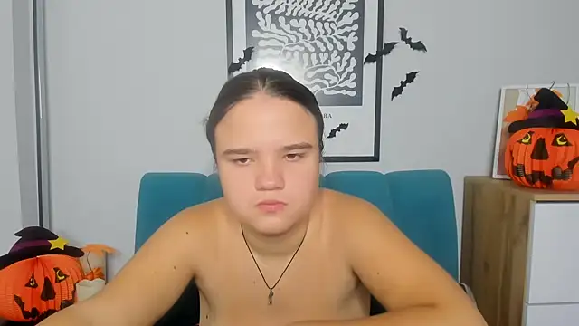 Snapshot of AdeleCruz chatting on 25, 10, 2025 AdeleCruz online show from 25, 10, 2025