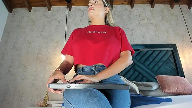 Marttina Ruiz online show from 4, 10, 2025