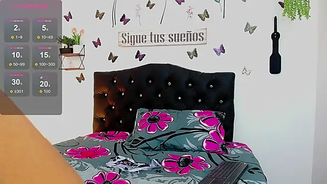 Snapshot of Candy_Mendez chatting on 21, 10, 2025 Candy Mendez online show from 21, 10, 2025