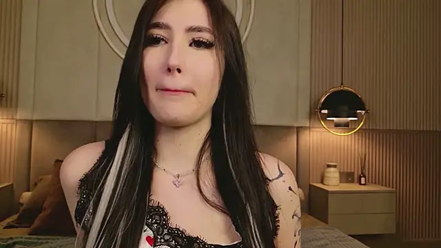 EmmaLawrens online show from 20, 5, 2026