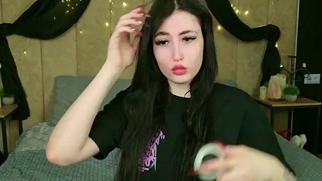 EmmaLawrens online show from 13, 6, 2026