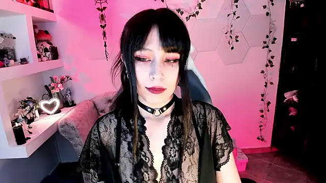 Effy Devalk online show from 20, 2, 2025
