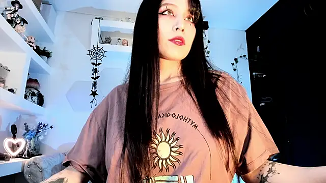 Effy Devalk online show from 19, 3, 2025