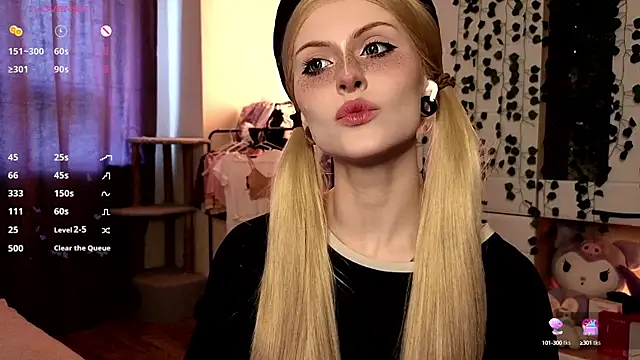 Snapshot of Emily__Mooree chatting on 5, 10, 2025 Emily Mooree online show from 5, 10, 2025