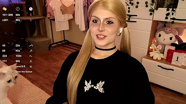 Snapshot of Emily__Mooree chatting on 8, 10, 2025 Emily Mooree online show from 8, 10, 2025