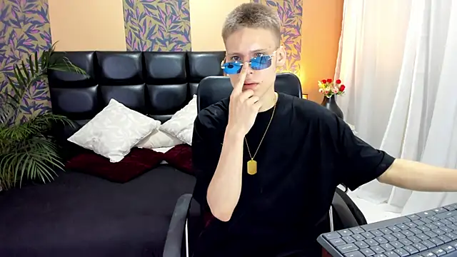 blondie lover69 online show from 15, 2, 2025