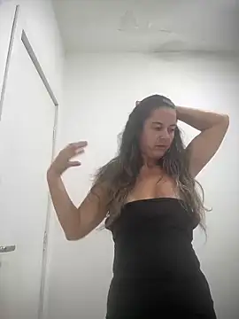 ClaraAlbuquerque online show from 25, 2, 2026