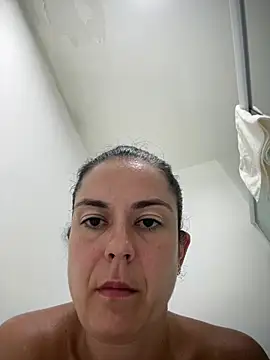 ClaraAlbuquerque online show from 27, 2, 2026