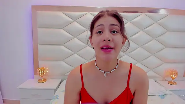 MiaQueen021 online show from 18, 1, 2025