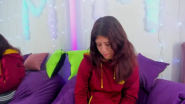 Snapshot of MiaQueen021 chatting on 25, 9, 2025 MiaQueen021 online show from 25, 9, 2025