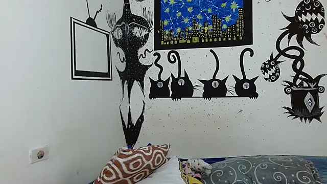 Snapshot of boysLittle chatting on 14, 10, 2025 boysLittle online show from 14, 10, 2025