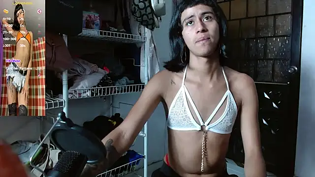 Snapshot of boysLittle chatting on 5, 3, 2026 boysLittle online show from 5, 3, 2026