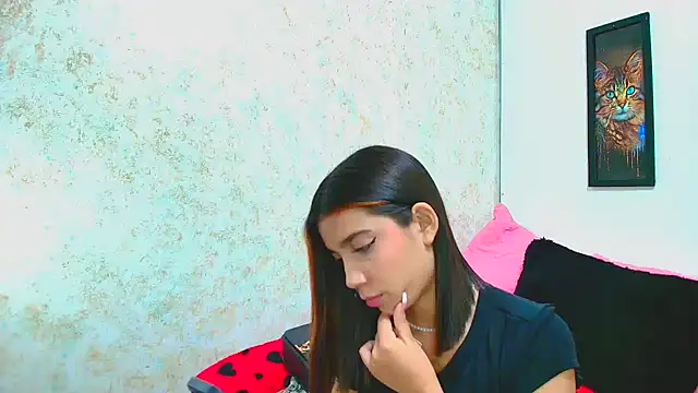 Rousse violett online show from 11, 3, 2025