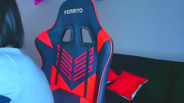 Rousse violett online show from 8, 9, 2025