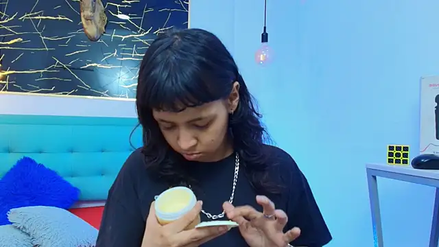 Snapshot of gabriela_cortez chatting on 2, 10, 2025 gabriela cortez online show from 2, 10, 2025