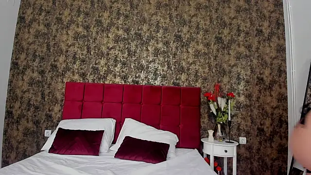 Snapshot of KylieReina chatting on 11, 1, 2025 KylieReina online show from 11, 1, 2025