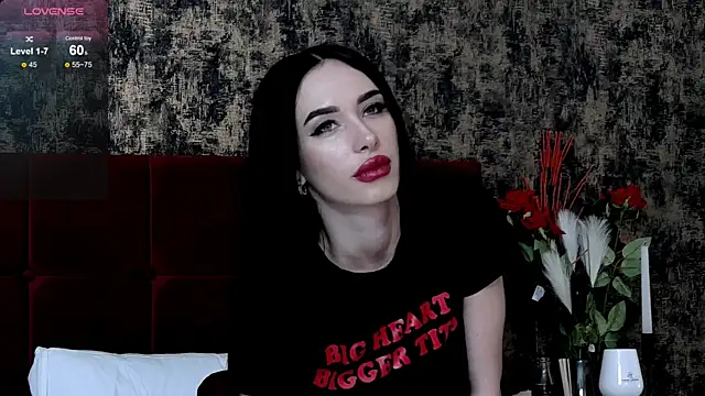 Snapshot of KylieReina chatting on 28, 1, 2025 KylieReina online show from 28, 1, 2025