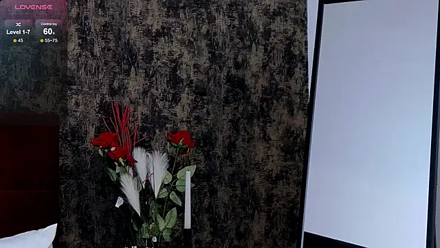 Snapshot of KylieReina chatting on 3, 2, 2025 KylieReina online show from 3, 2, 2025