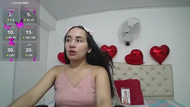 Snapshot of Maylin_horny19 chatting on 9, 10, 2025 Maylin horny19 online show from 9, 10, 2025