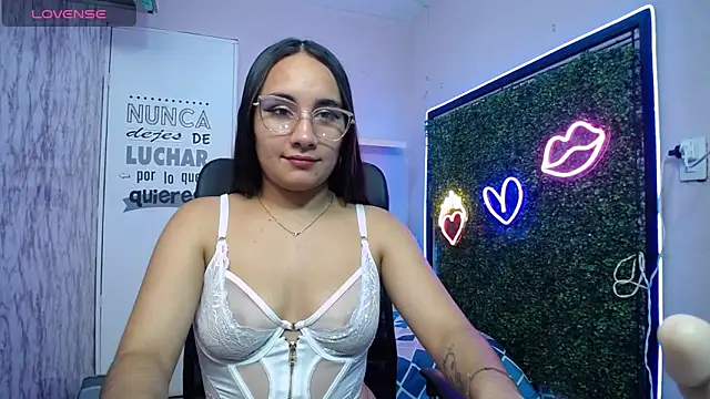 Maylin horny19 online show from 15, 5, 2026