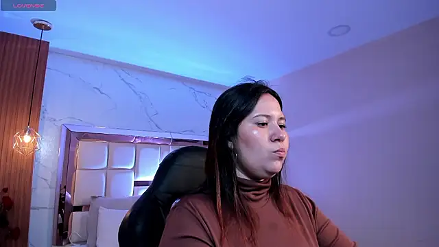 zoes milee online show from 9, 3, 2026