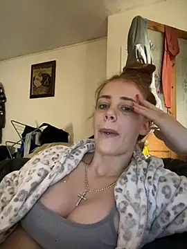 Snapshot of VioletxBlue chatting on 11, 6, 2026 VioletxBlue online show from 11, 6, 2026