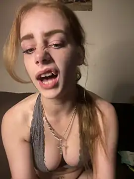 Snapshot of VioletxBlue chatting on 17, 7, 2026 VioletxBlue online show from 17, 7, 2026