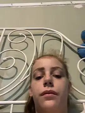 Snapshot of VioletxBlue chatting on 26, 7, 2026 VioletxBlue online show from 26, 7, 2026