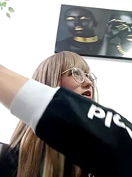 SussanHottye1  online show from 23, 1, 2025