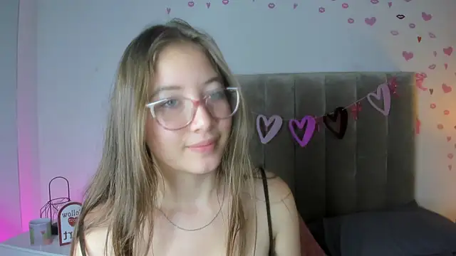 Dahlia Rousse online show from 8, 3, 2025