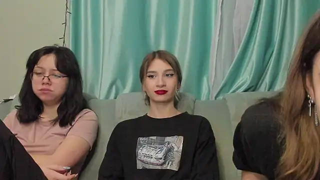 Snapshot of honey_love_honeyy chatting on 12, 1, 2025 honey love honeyy online show from 12, 1, 2025