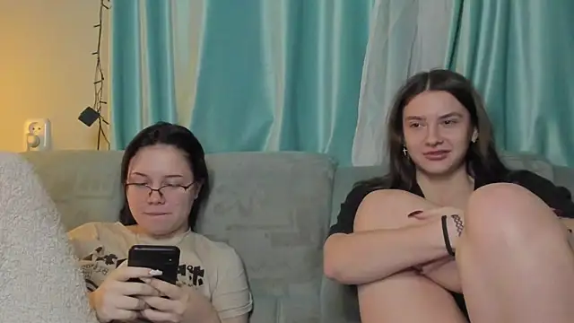 Snapshot of honey_love_honeyy chatting on 18, 1, 2025 honey love honeyy online show from 18, 1, 2025