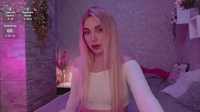 Snapshot of Mika_Rayy chatting on 28, 9, 2025 Mika Rayy online show from 28, 9, 2025