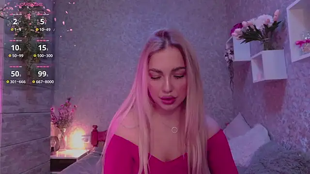 Snapshot of Mika_Rayy chatting on 14, 10, 2025 Mika Rayy online show from 14, 10, 2025