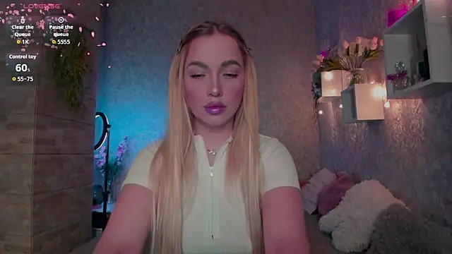 Snapshot of Mika_Rayy chatting on 15, 12, 2025 Mika Rayy online show from 15, 12, 2025