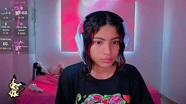 Snapshot of Lovelyamyy chatting on 22, 12, 2025 Lovelyamyy online show from 22, 12, 2025