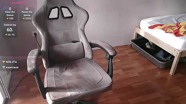 Snapshot of johnny_positive chatting on 1, 4, 2026 johnny positive online show from 1, 4, 2026