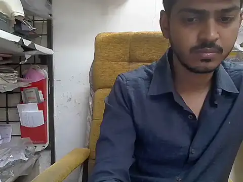 Snapshot of cute_modell chatting on 18, 12, 2025 cute modell online show from 18, 12, 2025