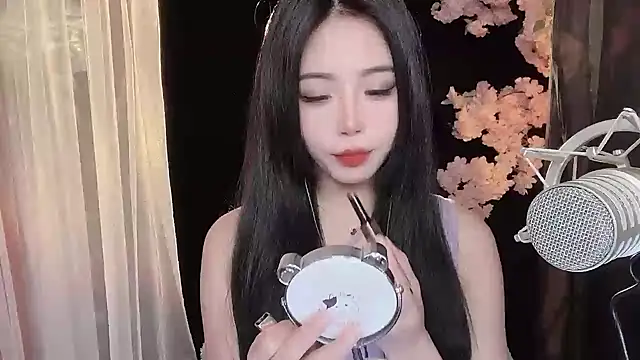 ying-love520 online show from 3, 2, 2025