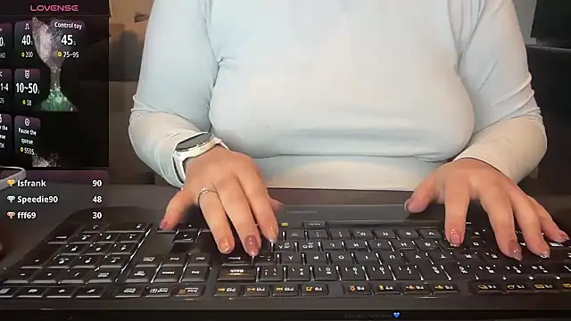 Teasingsarah online show from 2, 11, 2025