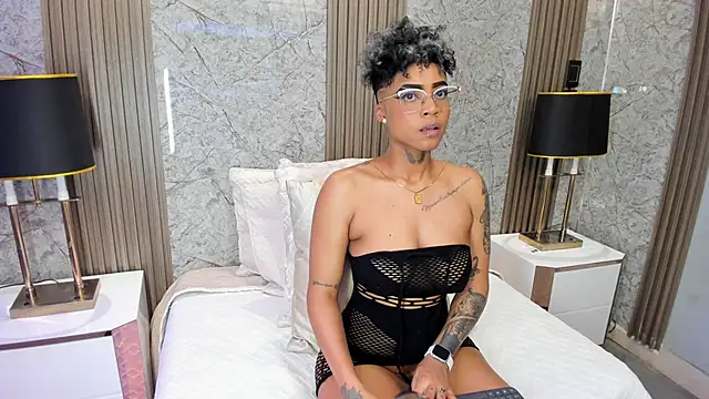 Snapshot of LuciaWallace chatting on 17, 2, 2026 LuciaWallace online show from 17, 2, 2026