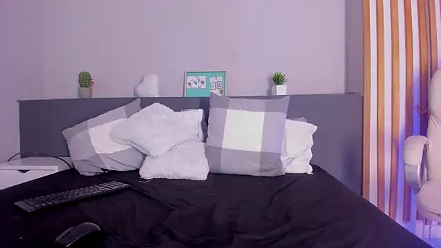 Snapshot of ary-london chatting on 10, 1, 2025 ary-london online show from 10, 1, 2025