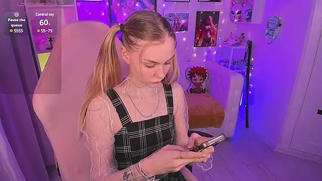Snapshot of Molly_Pink_ chatting on 16, 1, 2025 Molly Pink online show from 16, 1, 2025