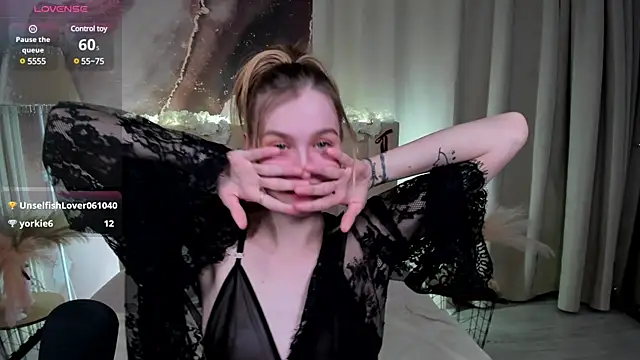 Snapshot of Molly_Pink_ chatting on 25, 2, 2025 Molly Pink online show from 25, 2, 2025