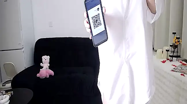 Snapshot of Hey-Cute chatting on 14, 1, 2025 Hey-Cute online show from 14, 1, 2025