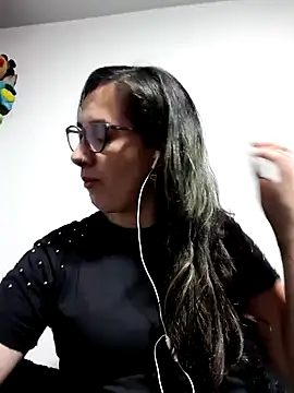 CHARLOTTE 1711 online show from 6, 11, 2025