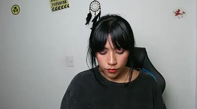 juli love11 online show from 30, 1, 2025